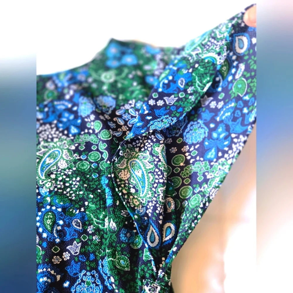 Michael Kors Green and Blue Paisley Boxy Short Sleeve Top Size Medium